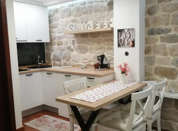 V&m Luxury Апартаменты *